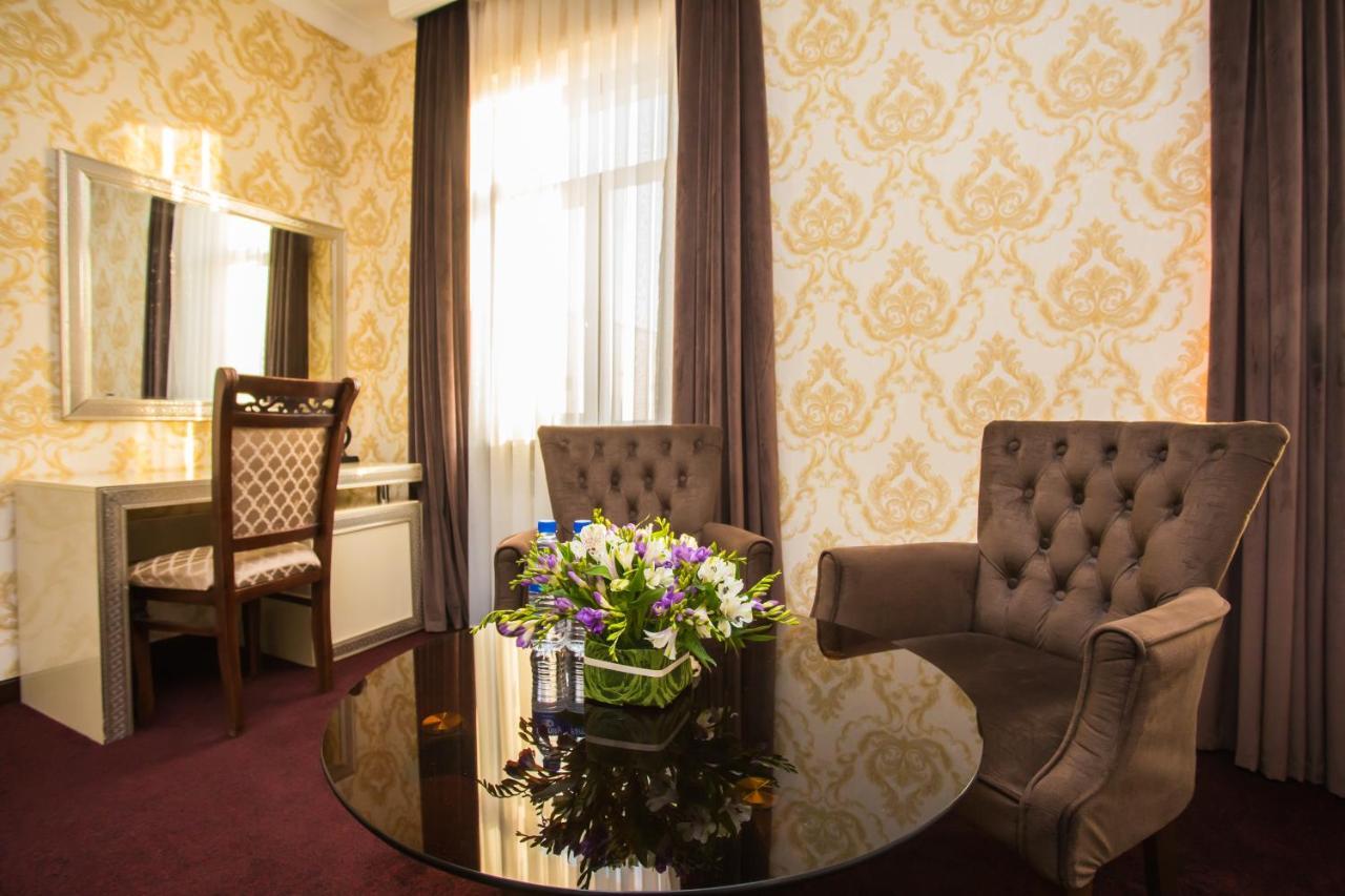 Hotel Grand Capital Tasken Kültér fotó