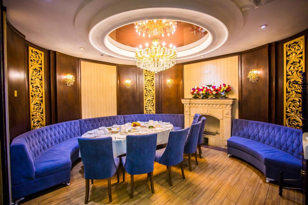 Hotel Grand Capital Tasken Kültér fotó