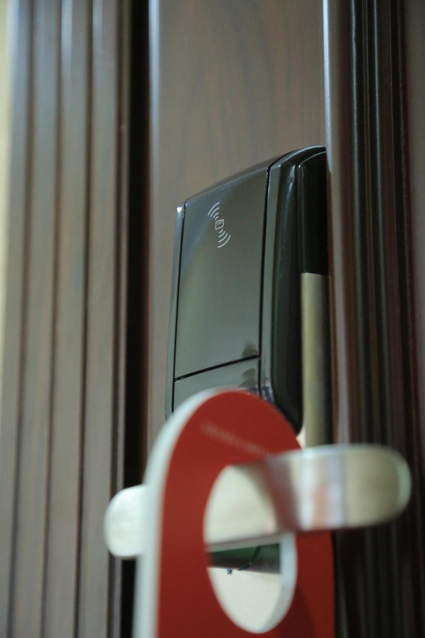 Hotel Grand Capital Tasken Kültér fotó