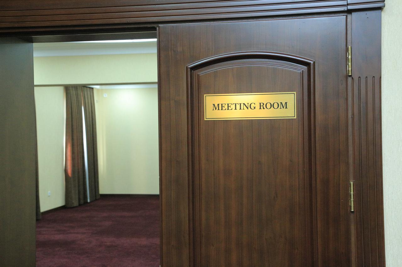 Hotel Grand Capital Tasken Kültér fotó